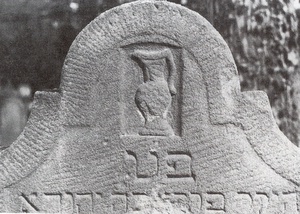 Symbole auf Grabsteinen des Jüdischen Friedhofs in Darmstadt-Bessungen: Stein Nr. 95(Kanne), ebd., Abb. S. 30.
