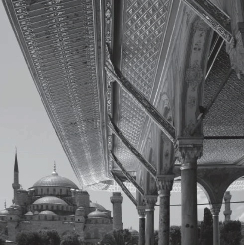 Vue de la mosquée bleue depuis le palais de Topkapi, Istanbul, Turquie, photo Shutterstock © O. Ortakcioglu