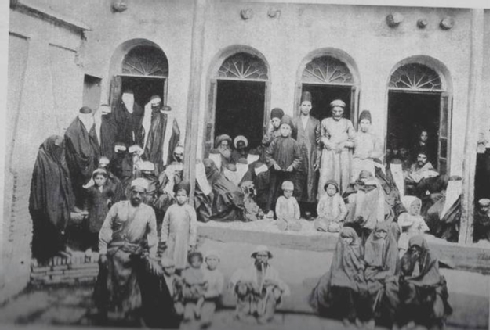 Fig. 7 Ḥakim Nur-Maḥṃud received patients at his home in 1880s - Courtesy Amnon Netzer, Padyavand III, 1999.